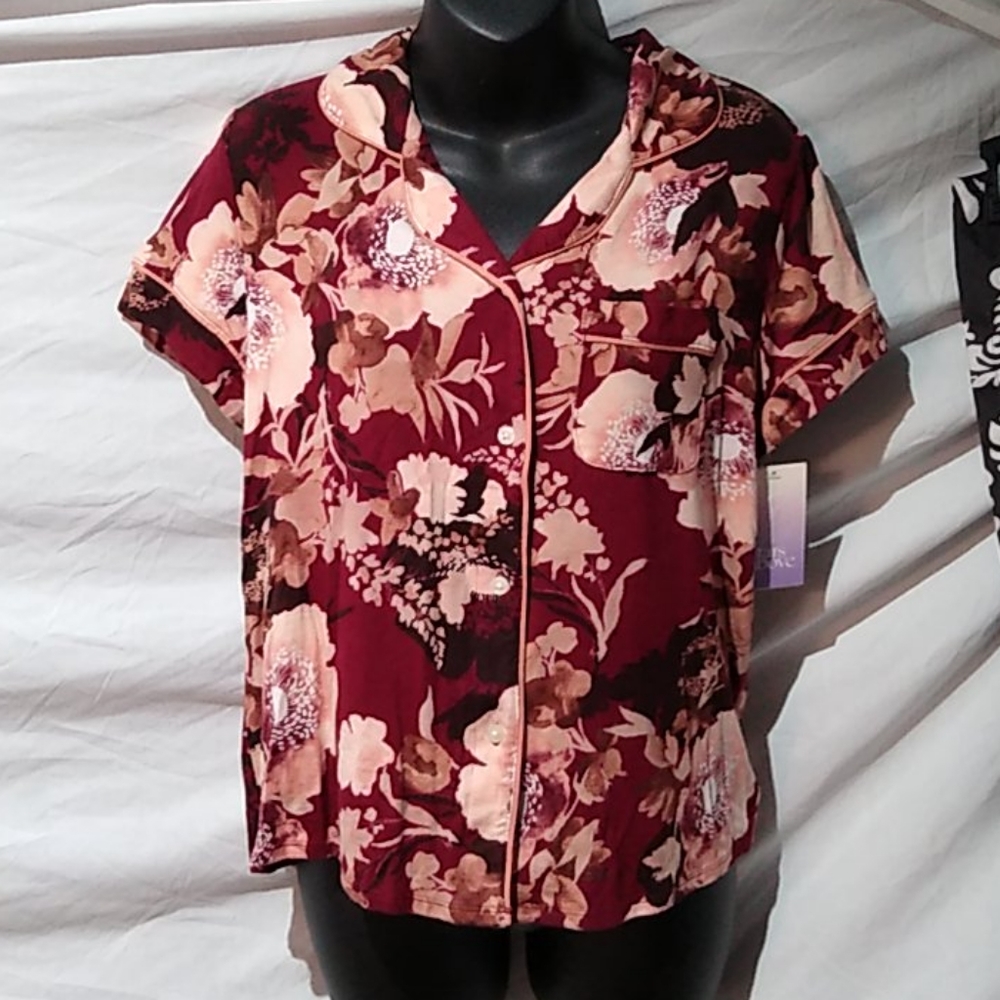 🌵BNWT Women's XS maroon coral extra soft ok top